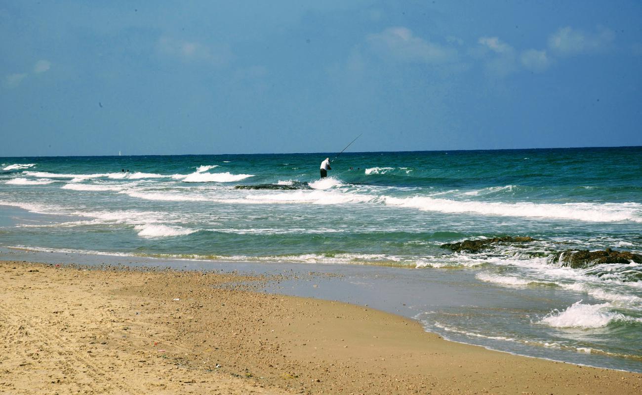 Ga'ash beach'in fotoğrafı parlak kum yüzey ile