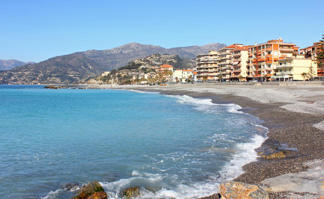 San Giuseppe beach'in fotoğrafı gri çakıl taşı yüzey ile