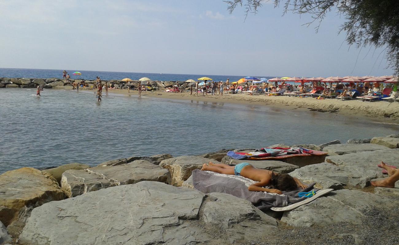 La Torre beach'in fotoğrafı kahverengi kum yüzey ile