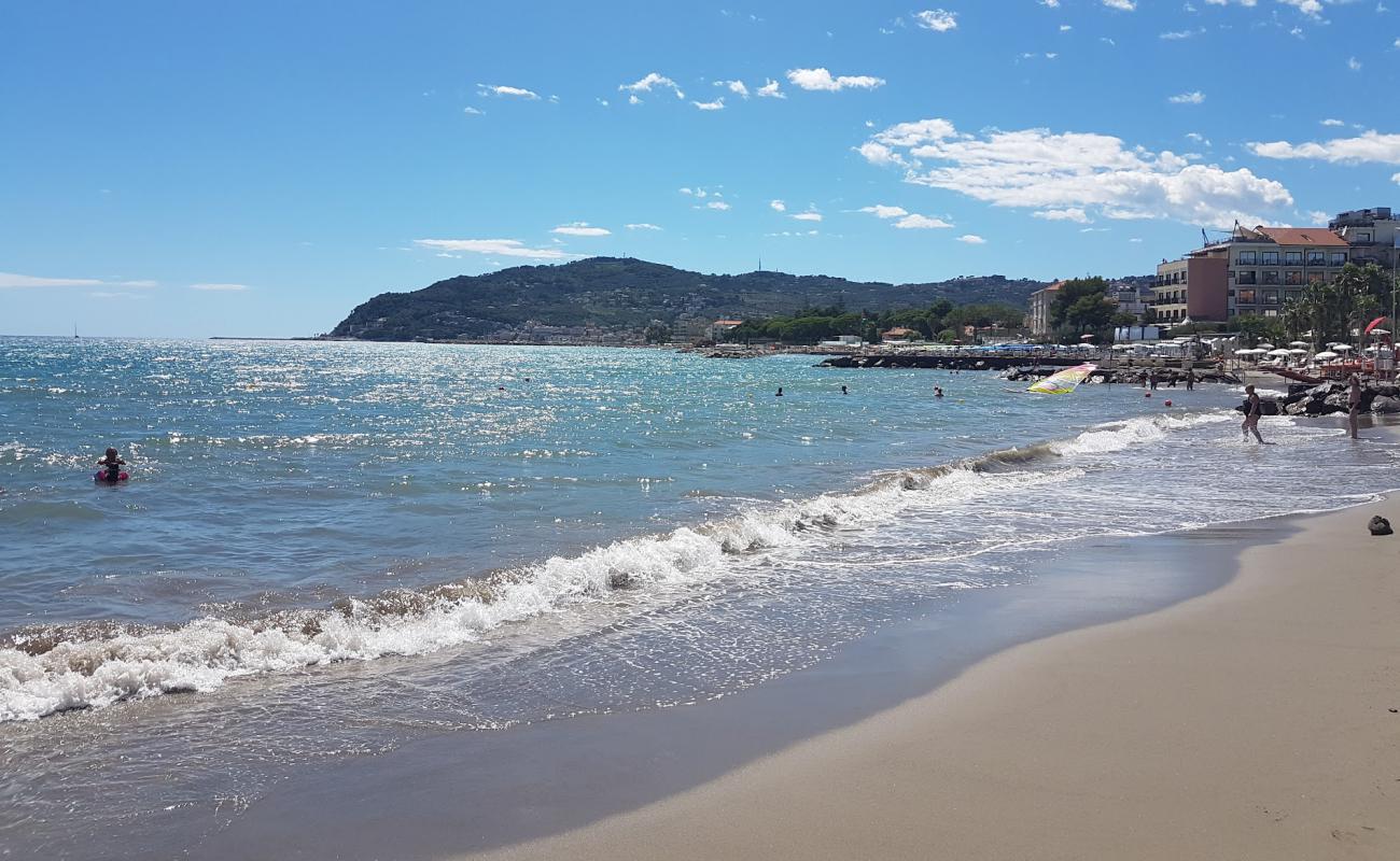 San Bartolomeo Beach'in fotoğrafı küçük gri çakıllar yüzey ile