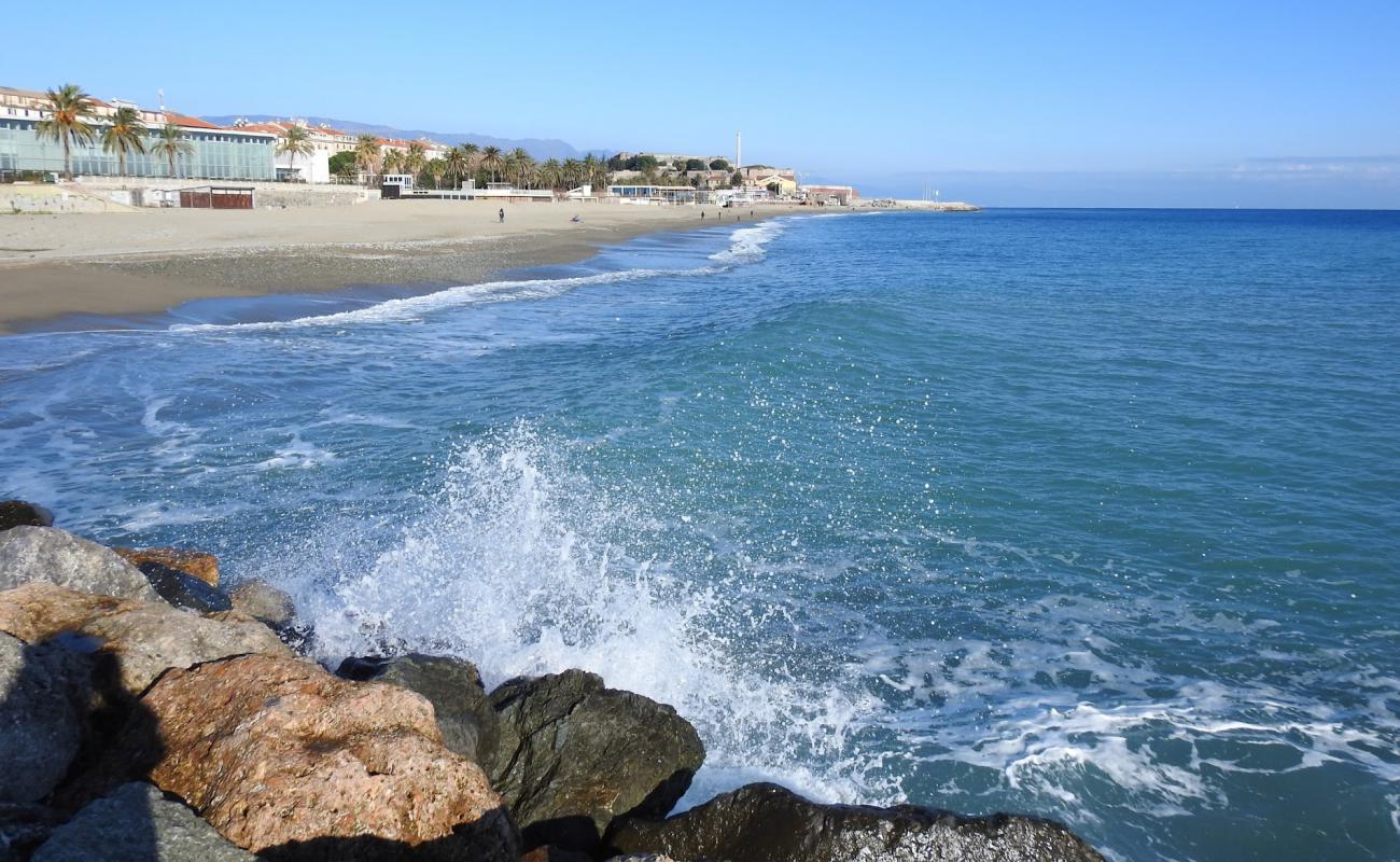 La Pergola beach'in fotoğrafı siyah kum ve çakıl yüzey ile