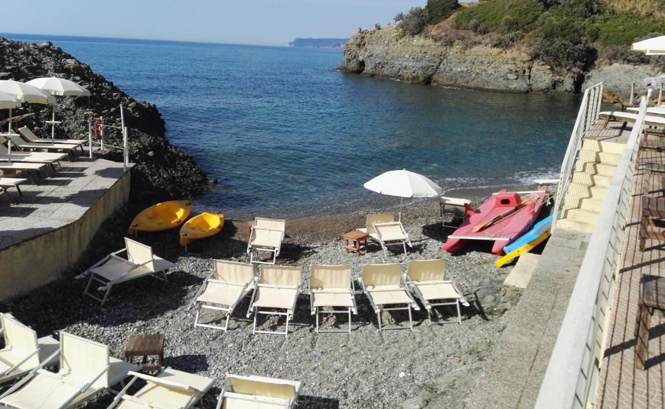 Capo Torre beach'in fotoğrafı taşlı kum yüzey ile