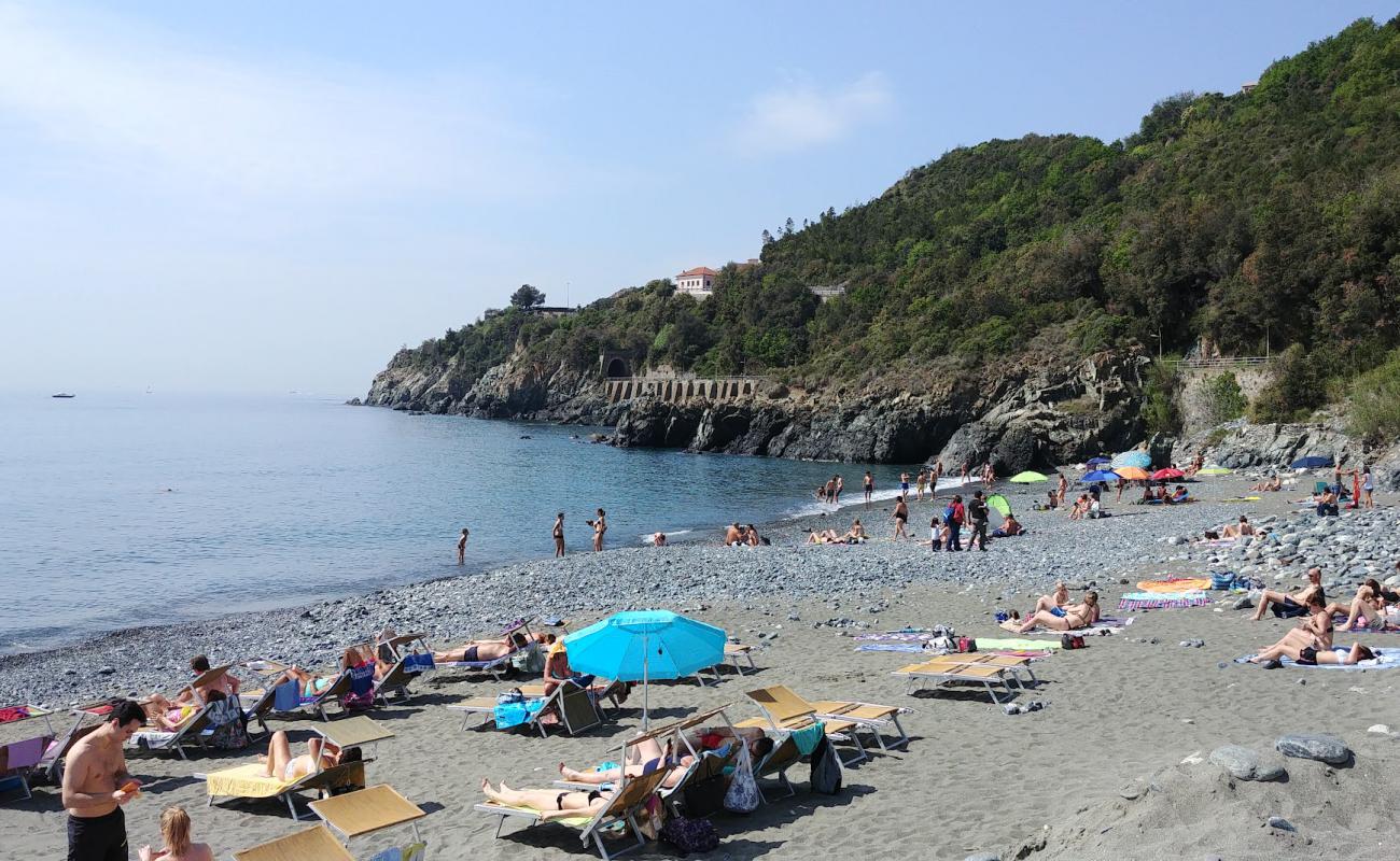 Spiaggia Lungomare'in fotoğrafı gri kum yüzey ile