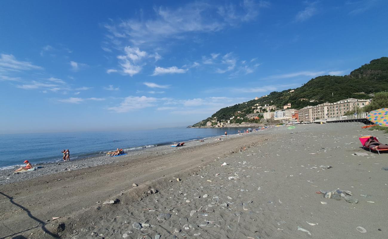 Spiaggia di Voltri'in fotoğrafı gri kum ve çakıllar yüzey ile