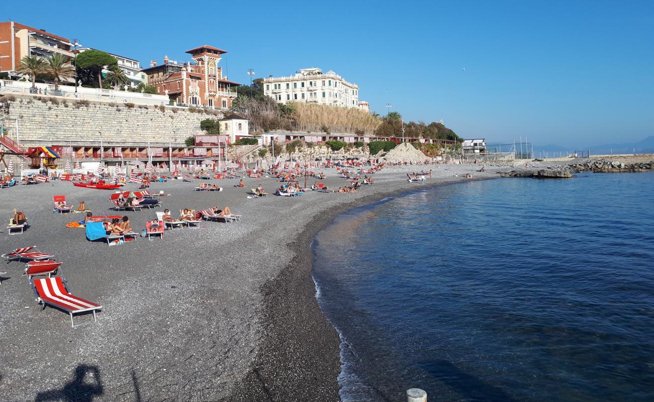 Bagni St. nazaro'in fotoğrafı koyu i̇nce çakıl yüzey ile