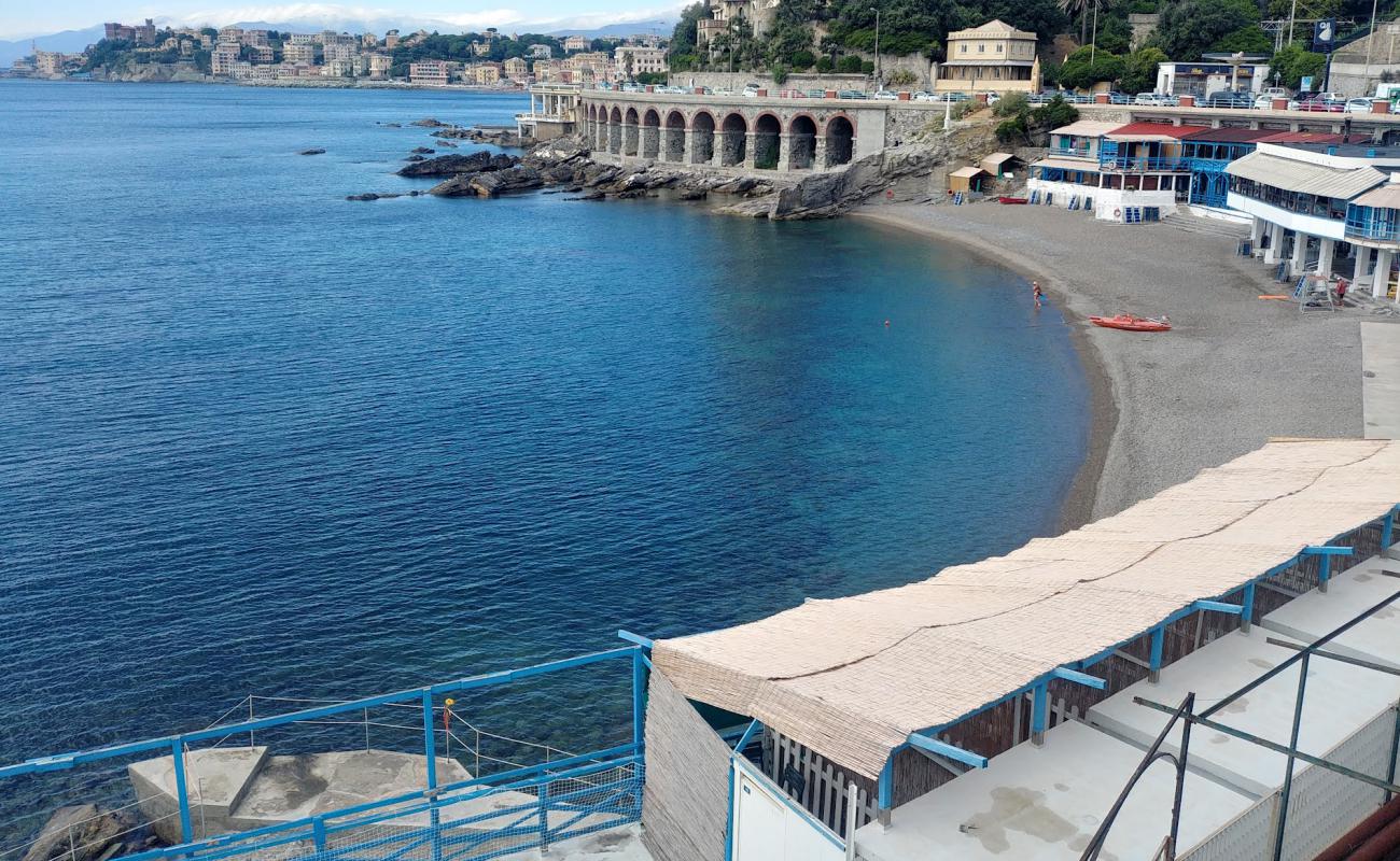 Maggio beach'in fotoğrafı gri çakıl taşı yüzey ile