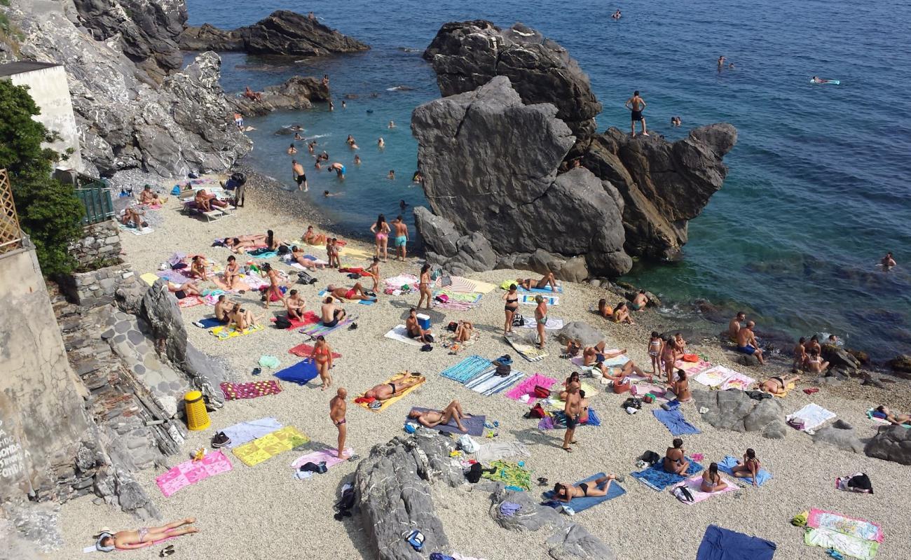 Spiaggia di Caprafico'in fotoğrafı gri ince çakıl taş yüzey ile