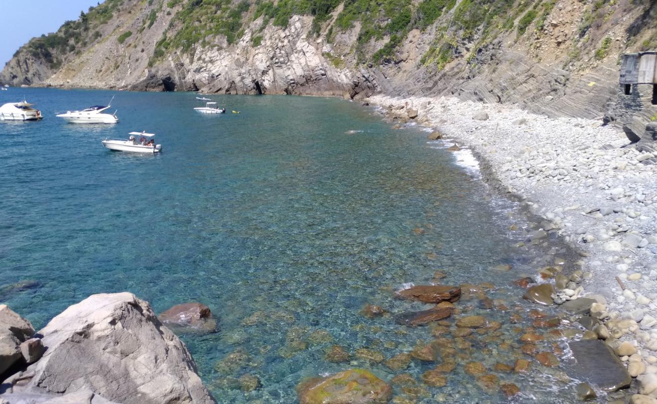 Spiaggia del Nacche'in fotoğrafı gri çakıl taşı yüzey ile