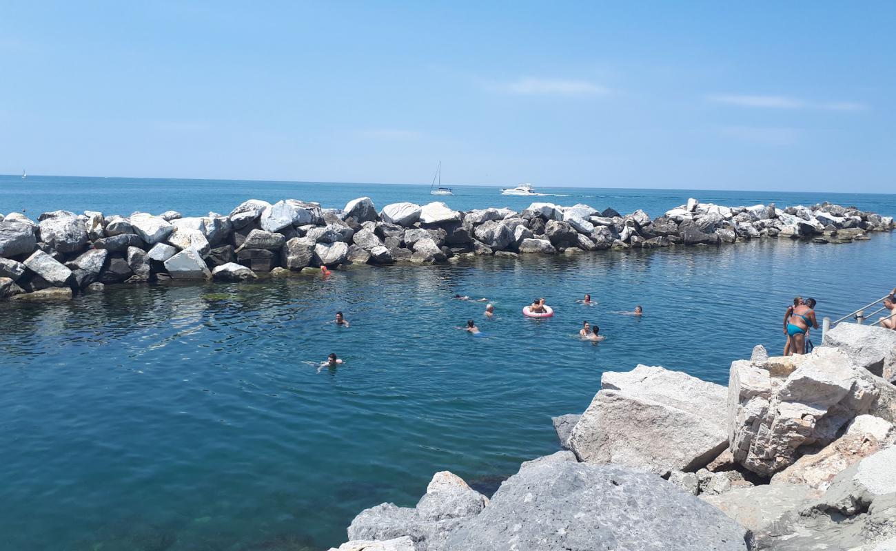 Marina di Pisa'in fotoğrafı kayalık arazi yüzey ile