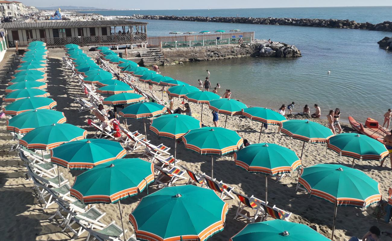 Bagno Gorgona'in fotoğrafı açık bej kum yüzey ile