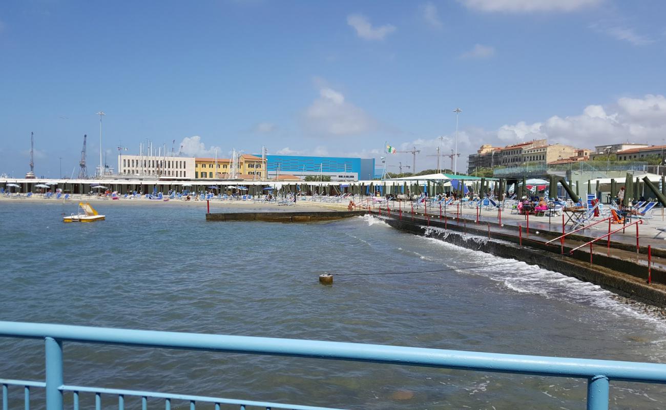 Bagni Nettuno'in fotoğrafı kahverengi kum yüzey ile