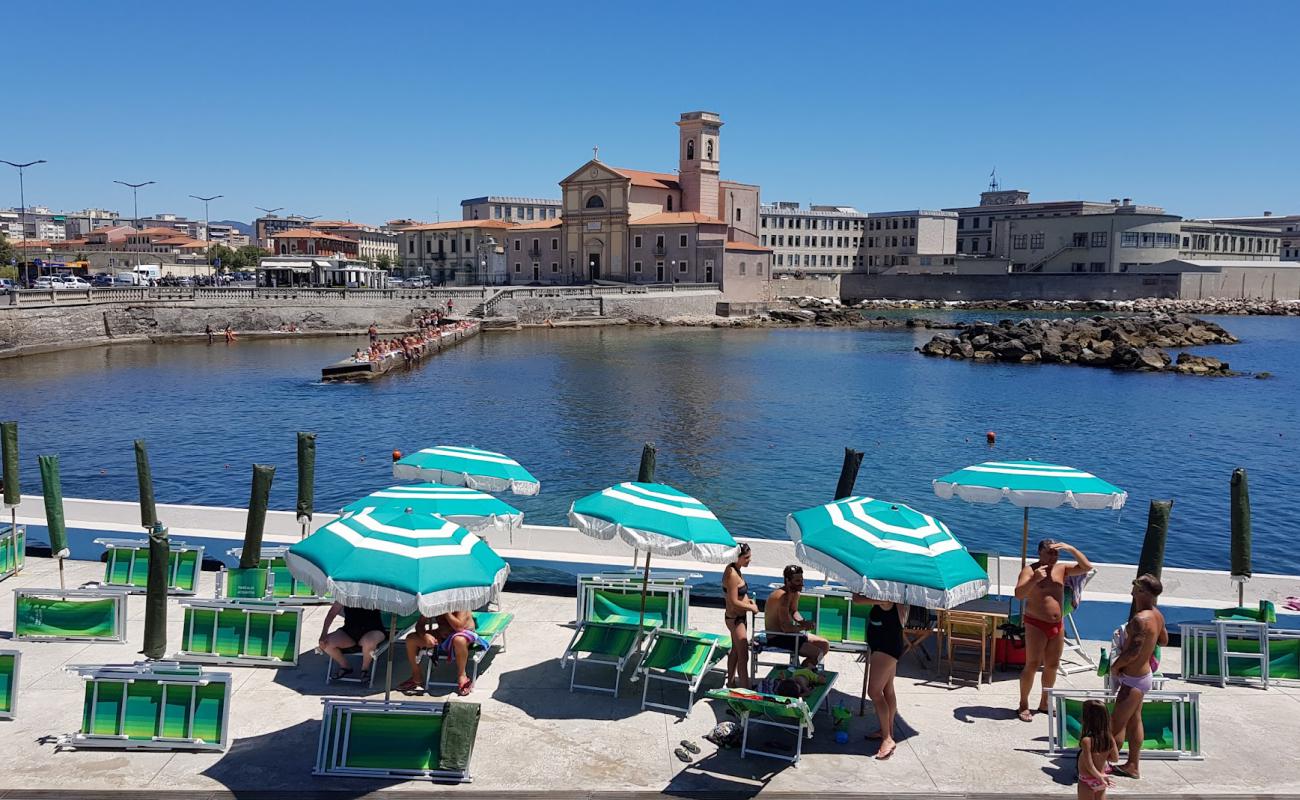 Bagni Pancaldi Acquaviva'in fotoğrafı beton kaplı yüzey yüzey ile