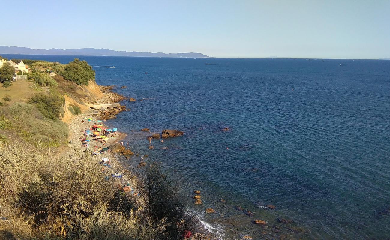 Spiaggia sotto il Cimitero'in fotoğrafı kayalık arazi yüzey ile