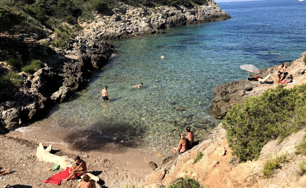 La Cacciarella'in fotoğrafı gri çakıl taşı yüzey ile