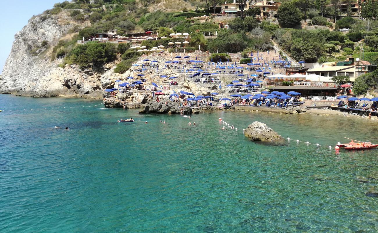 Cala Piccola'in fotoğrafı rocky shore yüzey ile