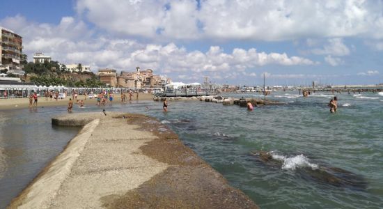 Nettuno beach