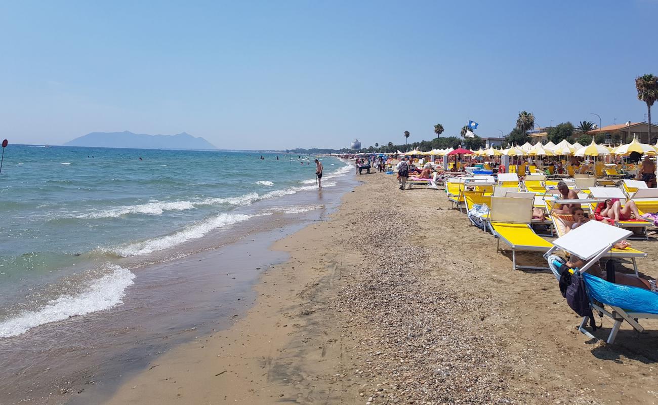 Terracina Beach II'in fotoğrafı kahverengi kum yüzey ile