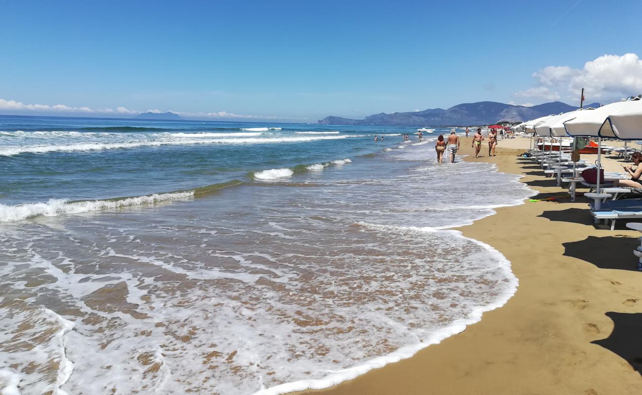 Spiaggia di Sperlonga'in fotoğrafı i̇nce kahverengi kum yüzey ile