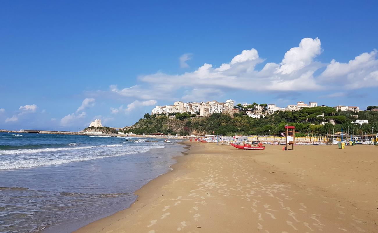 Spiaggia Angolo'in fotoğrafı açık bej kum yüzey ile