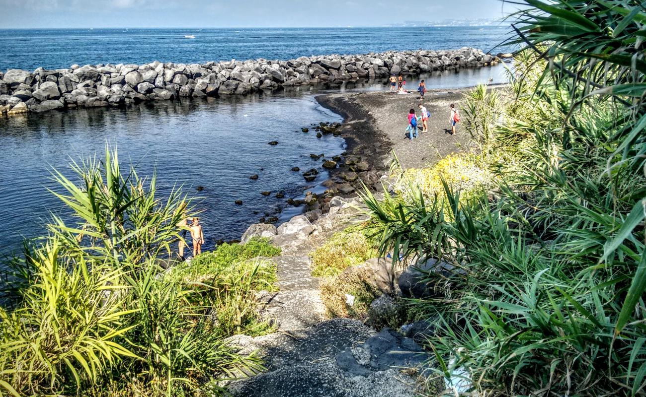 Il laghetto'in fotoğrafı taşlar yüzey ile