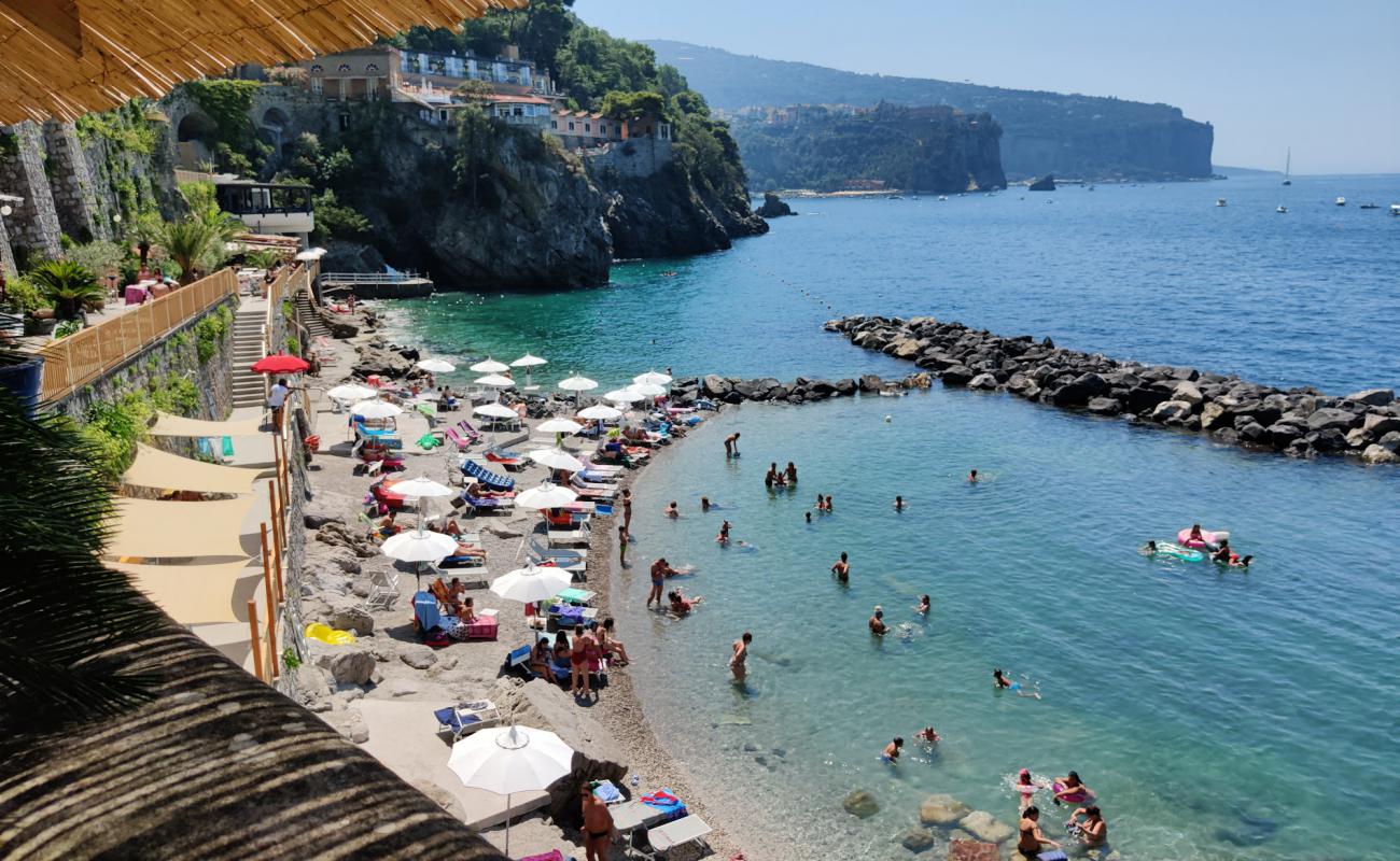 Scrajo Mare Lido'in fotoğrafı gri ince çakıl taş yüzey ile