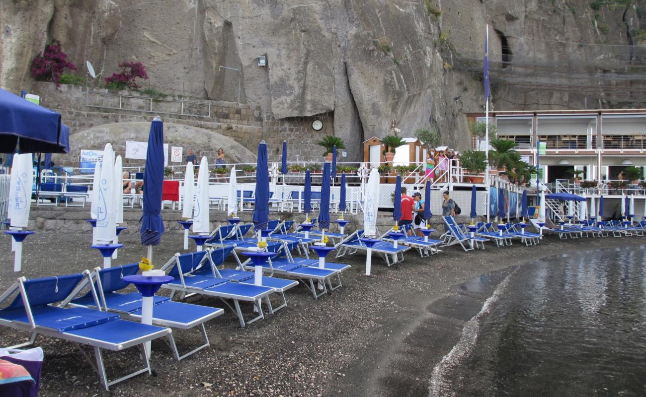 Spiaggia La Marinella'in fotoğrafı gri kum yüzey ile