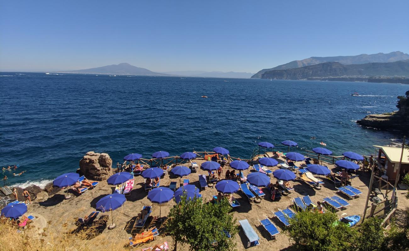 Lido delle Sirene - Village Camping Santa Fortunata'in fotoğrafı gri kum ve çakıllar yüzey ile