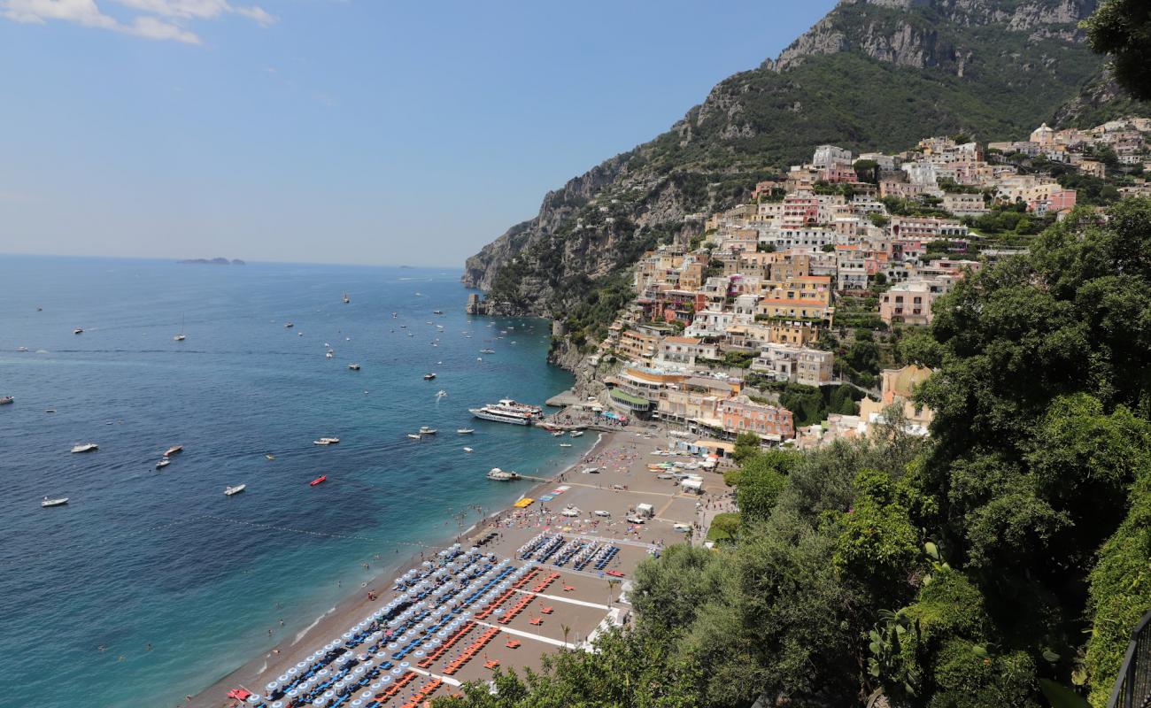 Positano Plajı'in fotoğrafı gri çakıl taşı yüzey ile