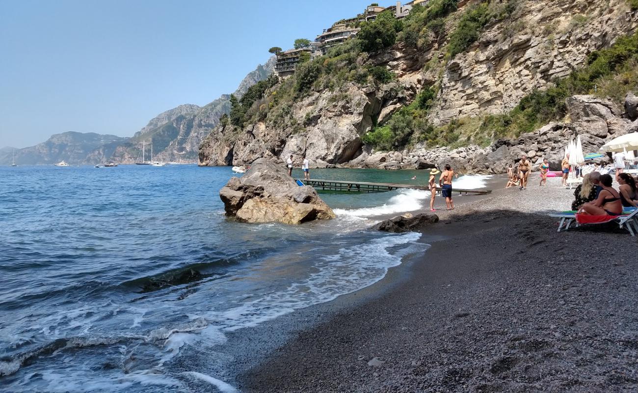 Laurito Beach.'in fotoğrafı gri çakıl taşı yüzey ile