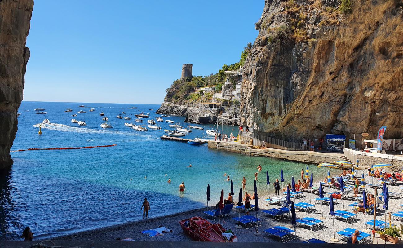 Marina di Praia'in fotoğrafı gri çakıl taşı yüzey ile