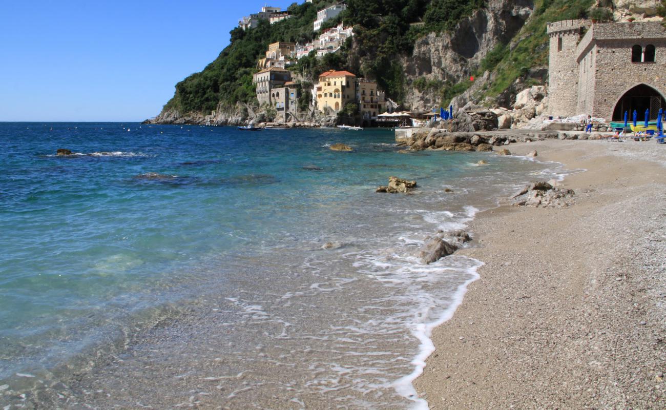Spiaggia della Vite'in fotoğrafı gri çakıl taşı yüzey ile