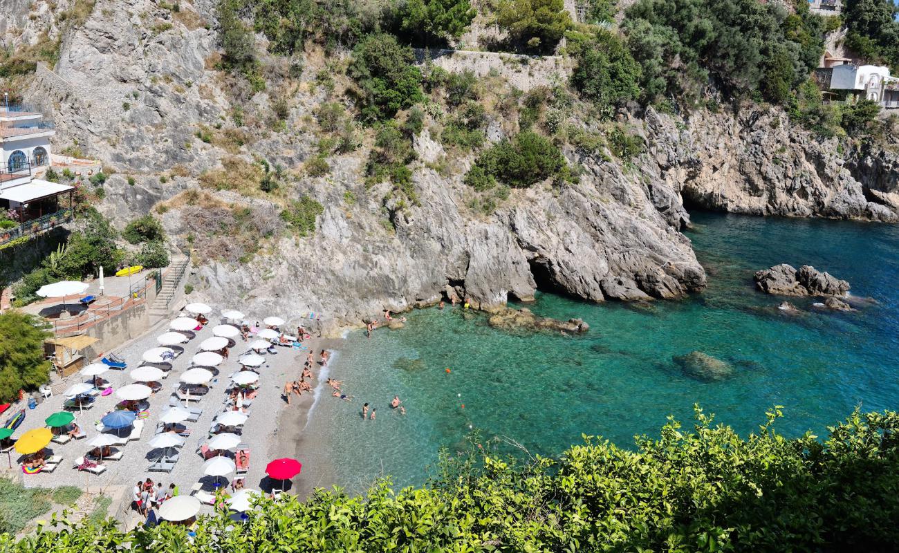 Clear Water beach'in fotoğrafı gri ince çakıl taş yüzey ile