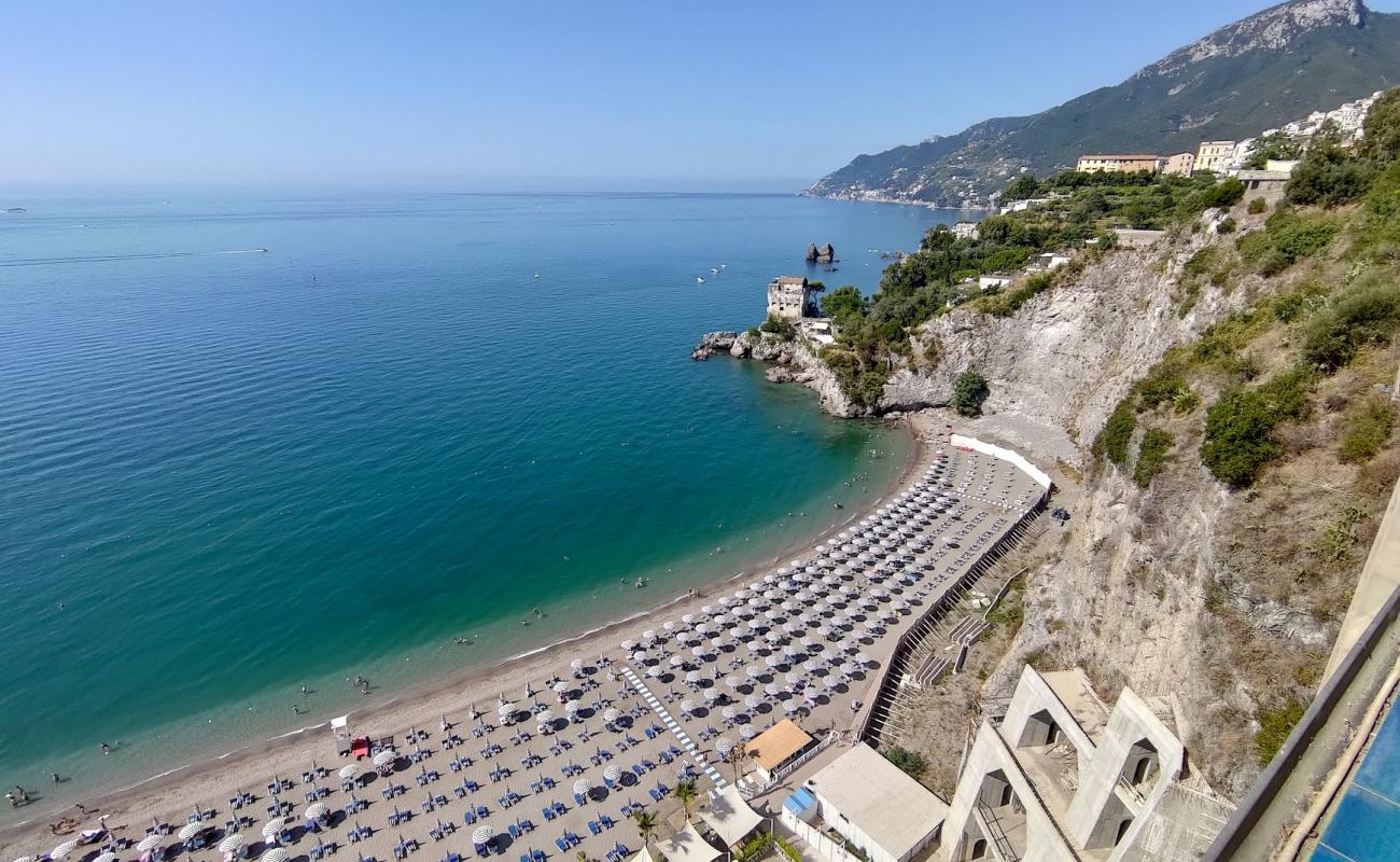 Porto Di Salerno'in fotoğrafı kahverengi kum yüzey ile