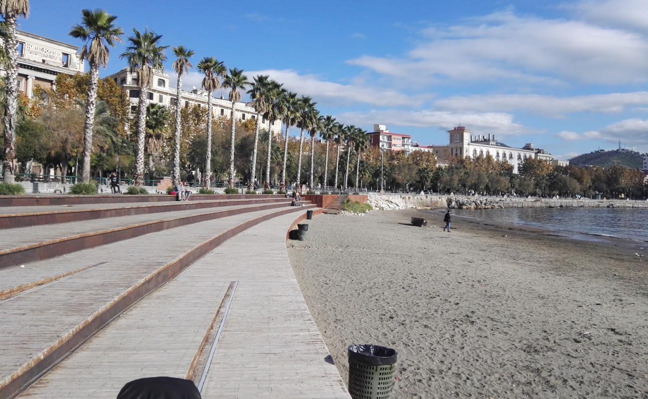 Spiaggia Santa Teresa
'in fotoğrafı gri kum yüzey ile