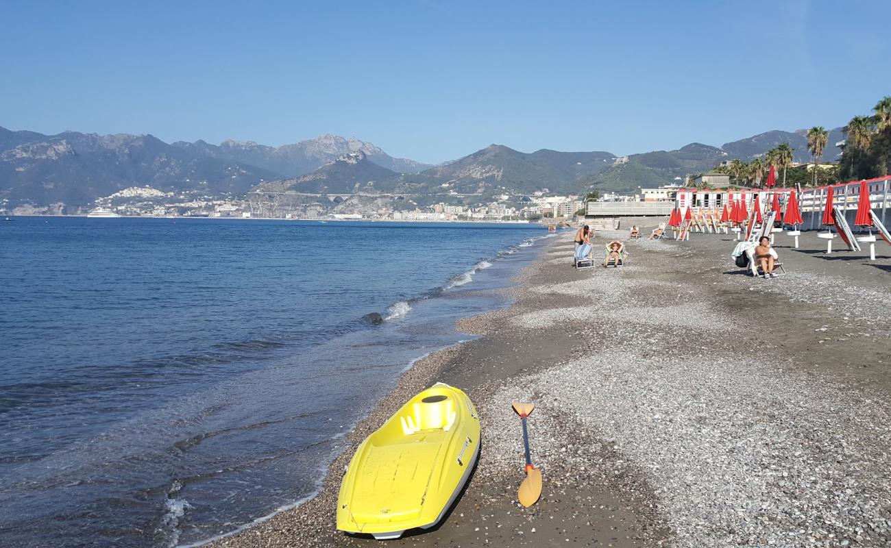 Salerno beach II'in fotoğrafı gri kum ve çakıl yüzey ile