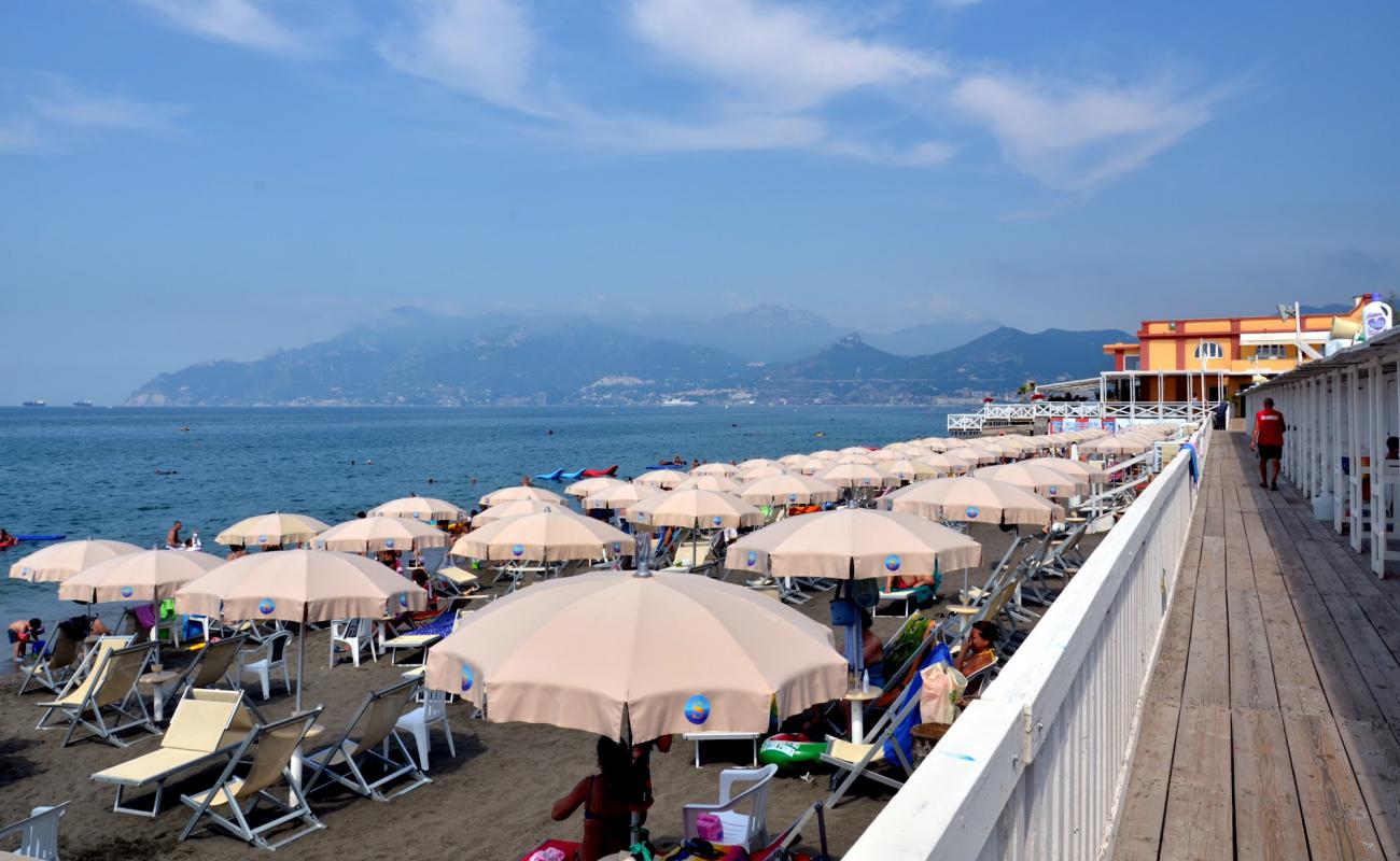 Salerno beach III'in fotoğrafı kahverengi kum yüzey ile