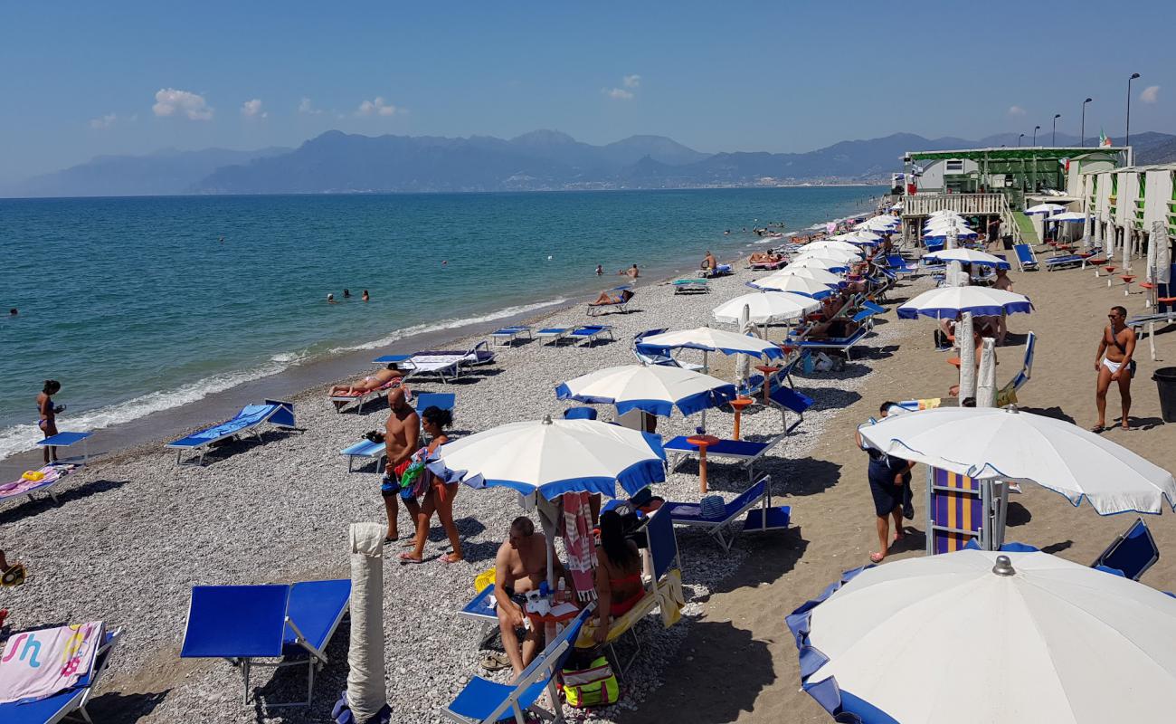 Magazzeno beach'in fotoğrafı gri kum ve çakıllar yüzey ile