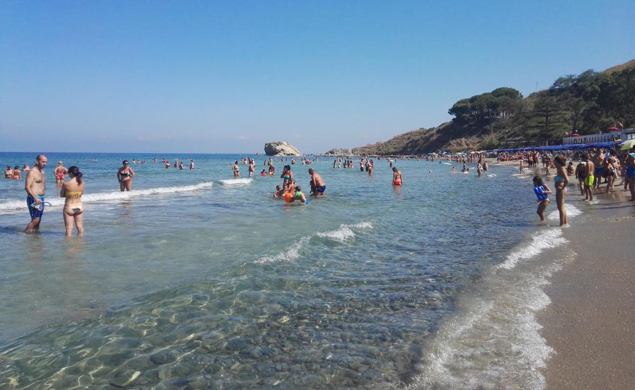 Spiaggia di Trentova'in fotoğrafı açık bej kum yüzey ile