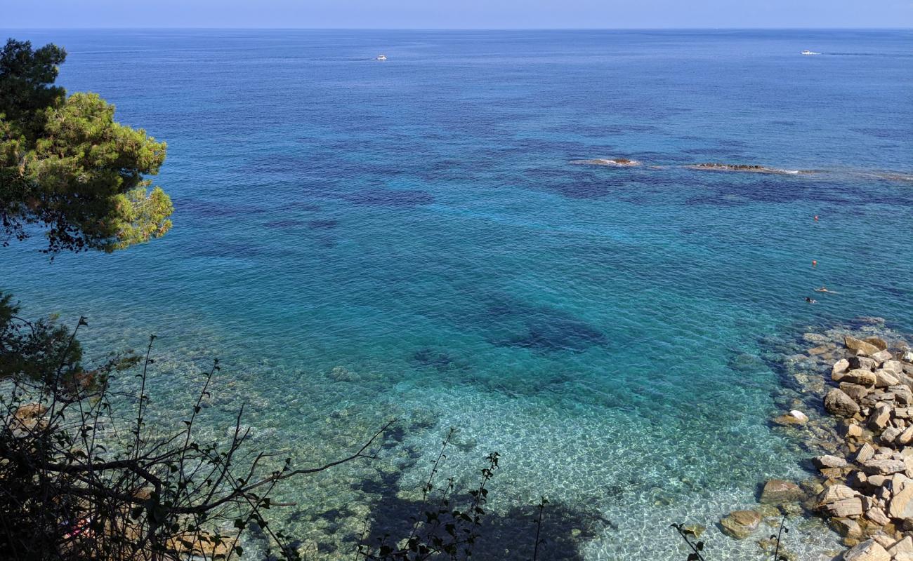 Approdo Resort'in fotoğrafı kahverengi çakıl yüzey ile