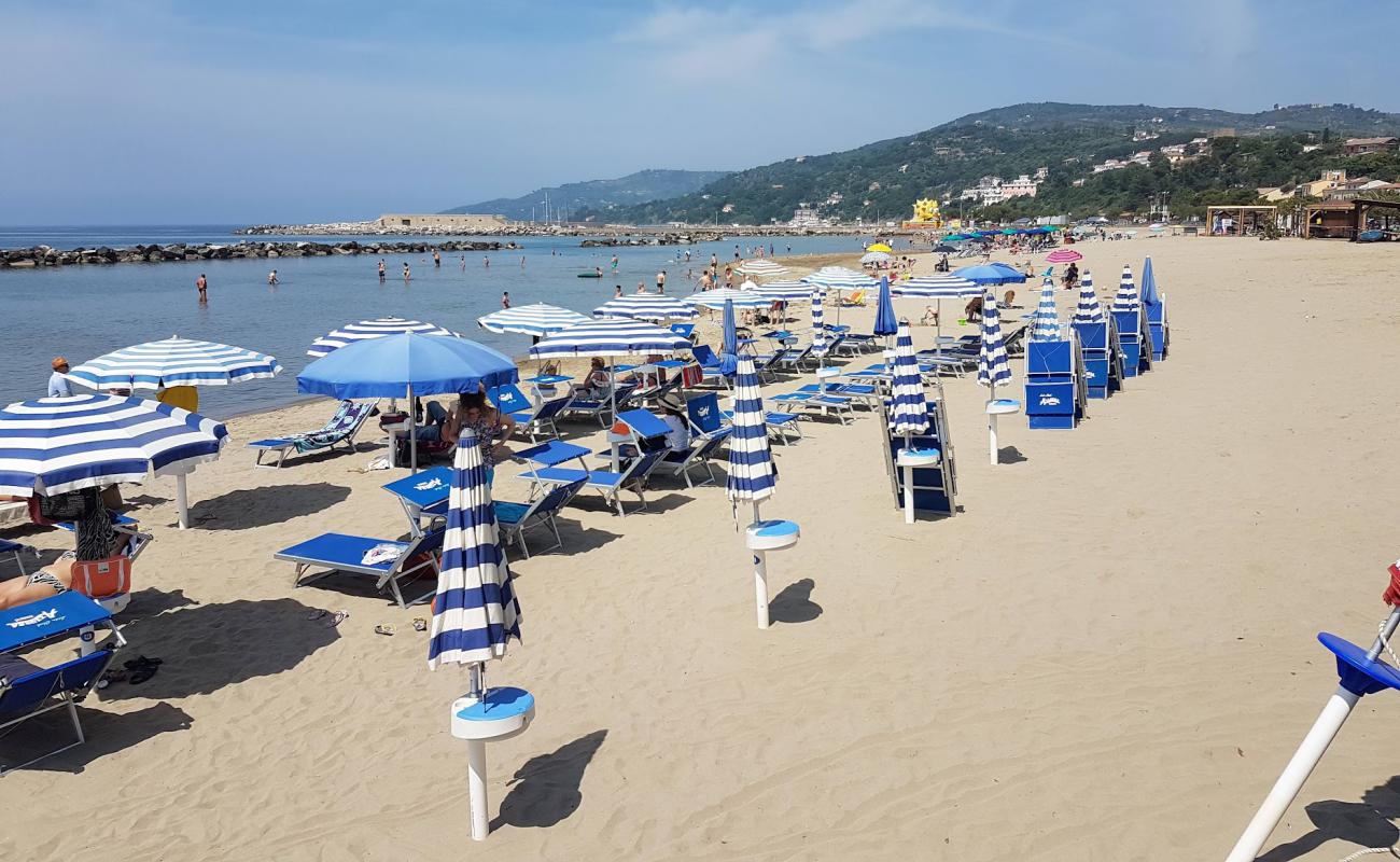 Marina di Casal Velino Beach'in fotoğrafı parlak kum yüzey ile