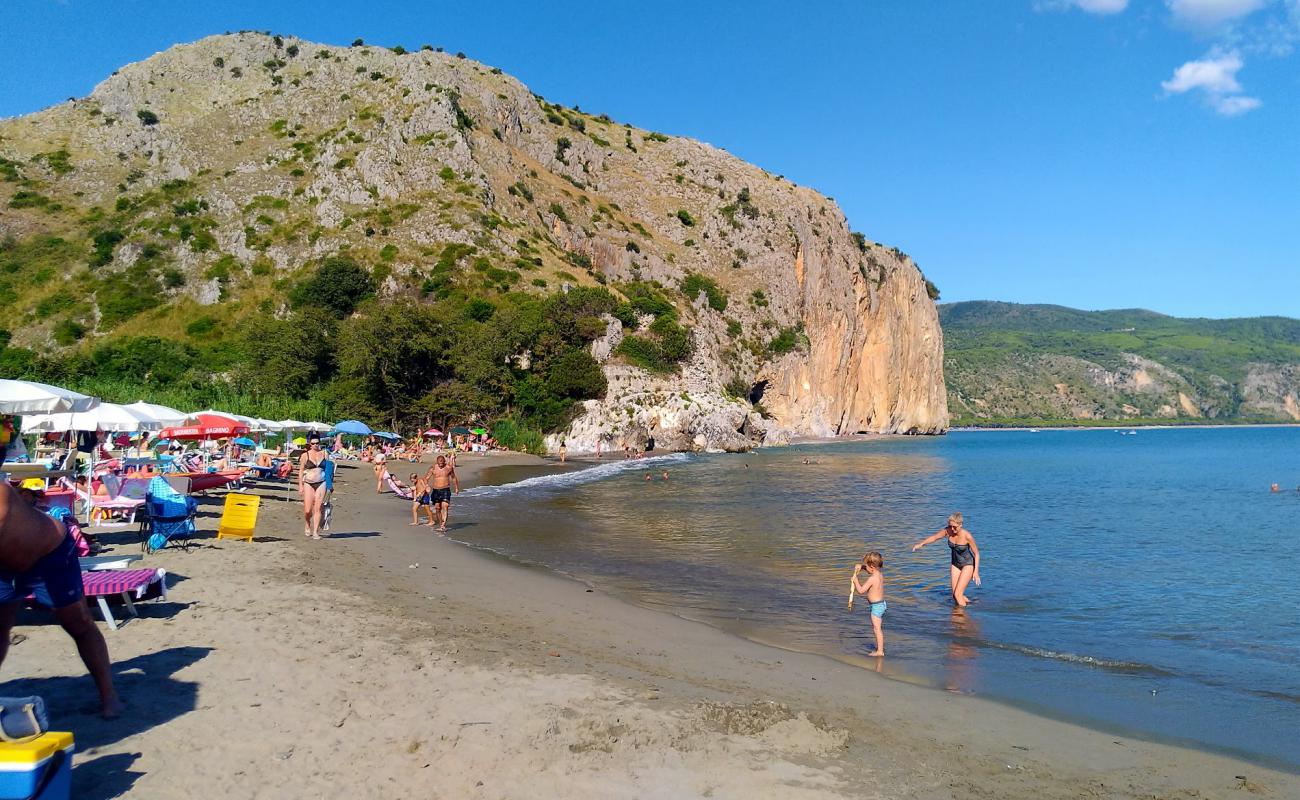Spiaggia La Marinella'in fotoğrafı açık bej kum yüzey ile