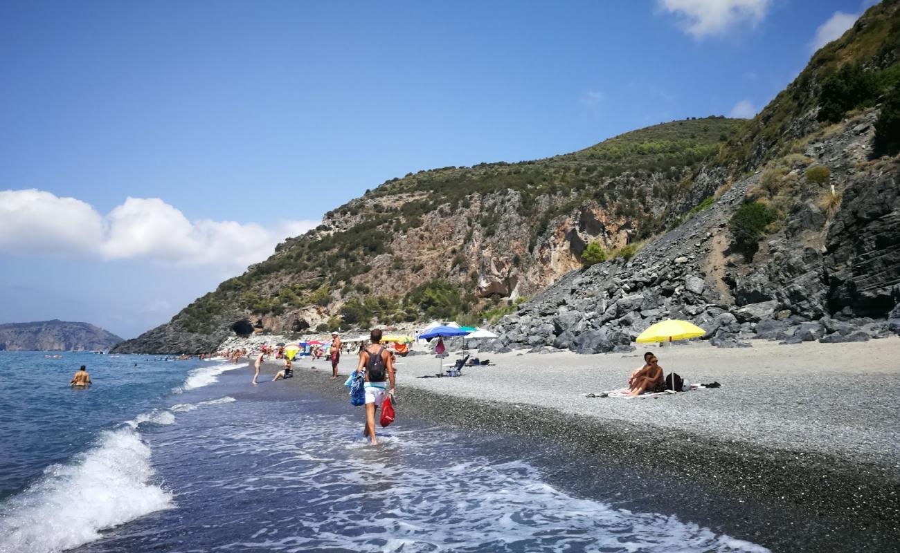 Spiaggia del Troncone'in fotoğrafı açık bej kum yüzey ile