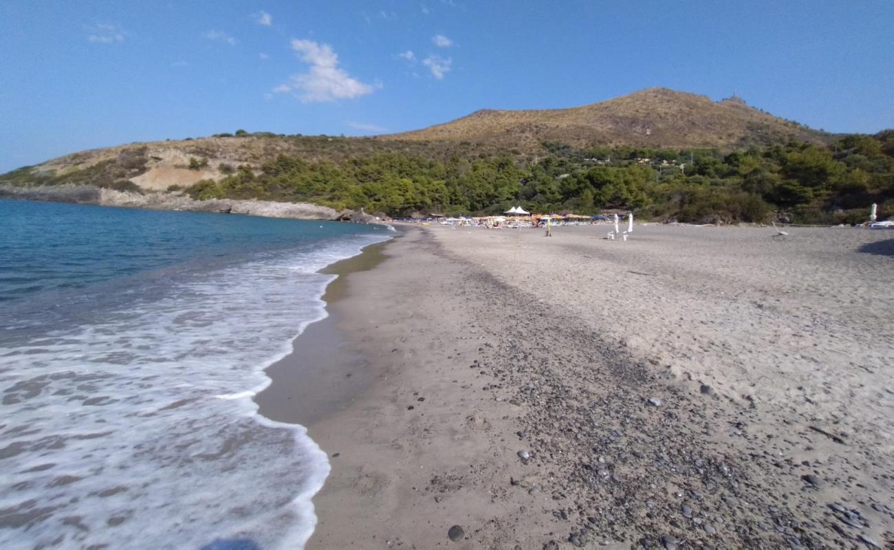 Spiaggia Touring Club Camerota'in fotoğrafı açık bej kum yüzey ile