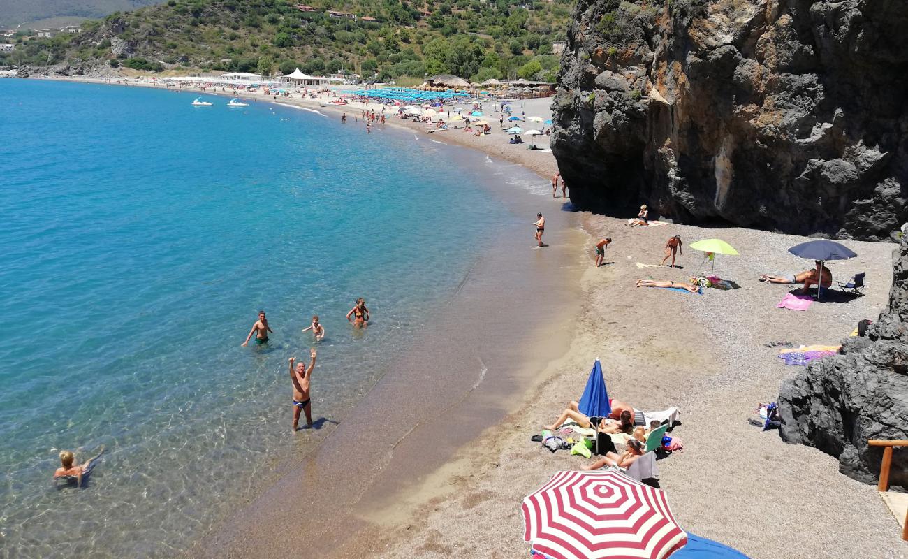 Lentiscella Beach'in fotoğrafı açık bej kum yüzey ile
