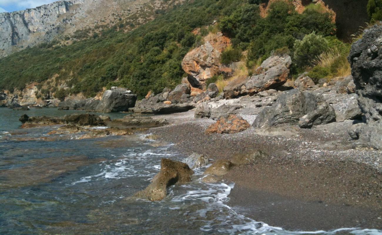 Scario wild beach II'in fotoğrafı gri kum ve çakıllar yüzey ile