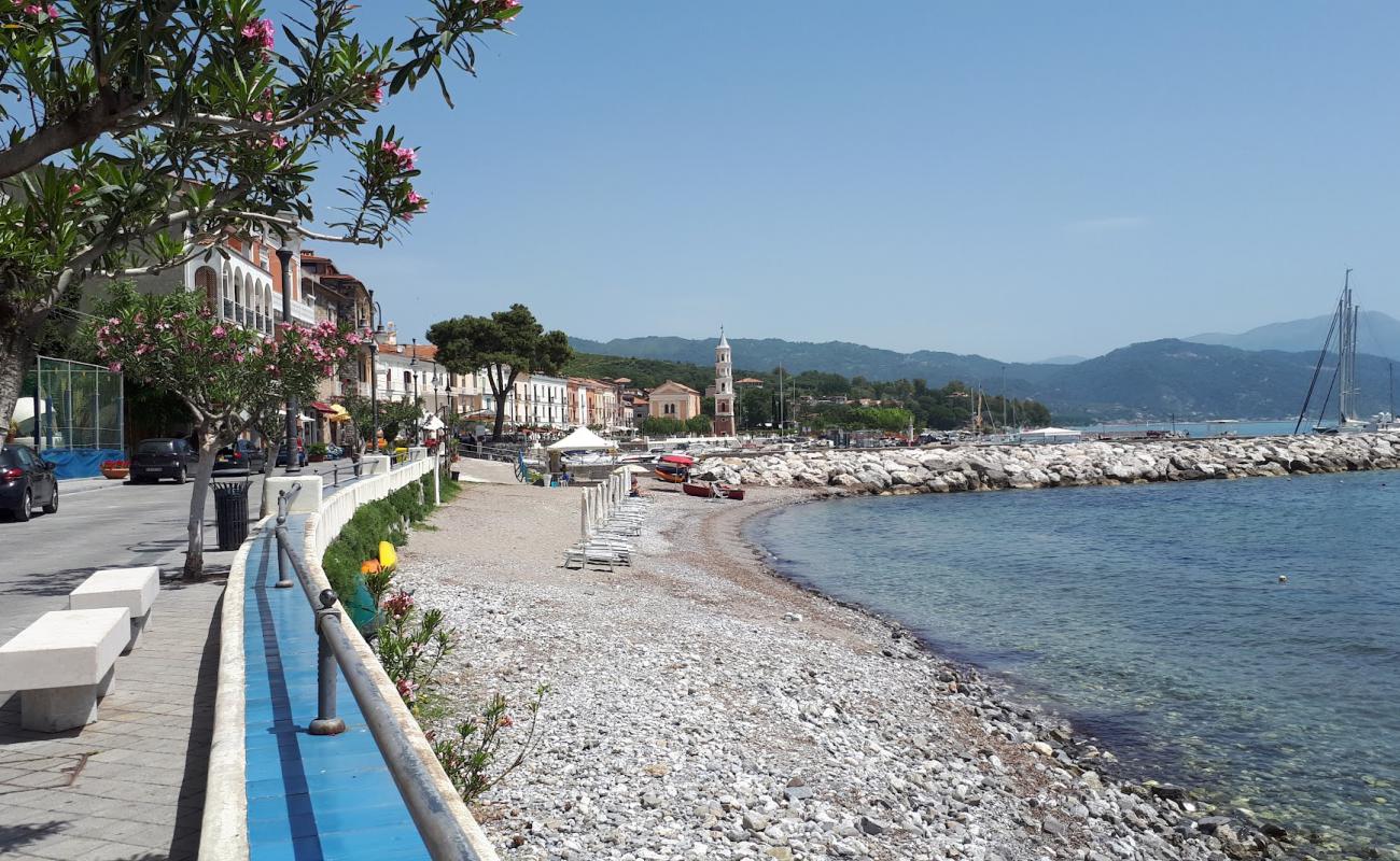 Port of Scario beach'in fotoğrafı gri çakıl taşı yüzey ile