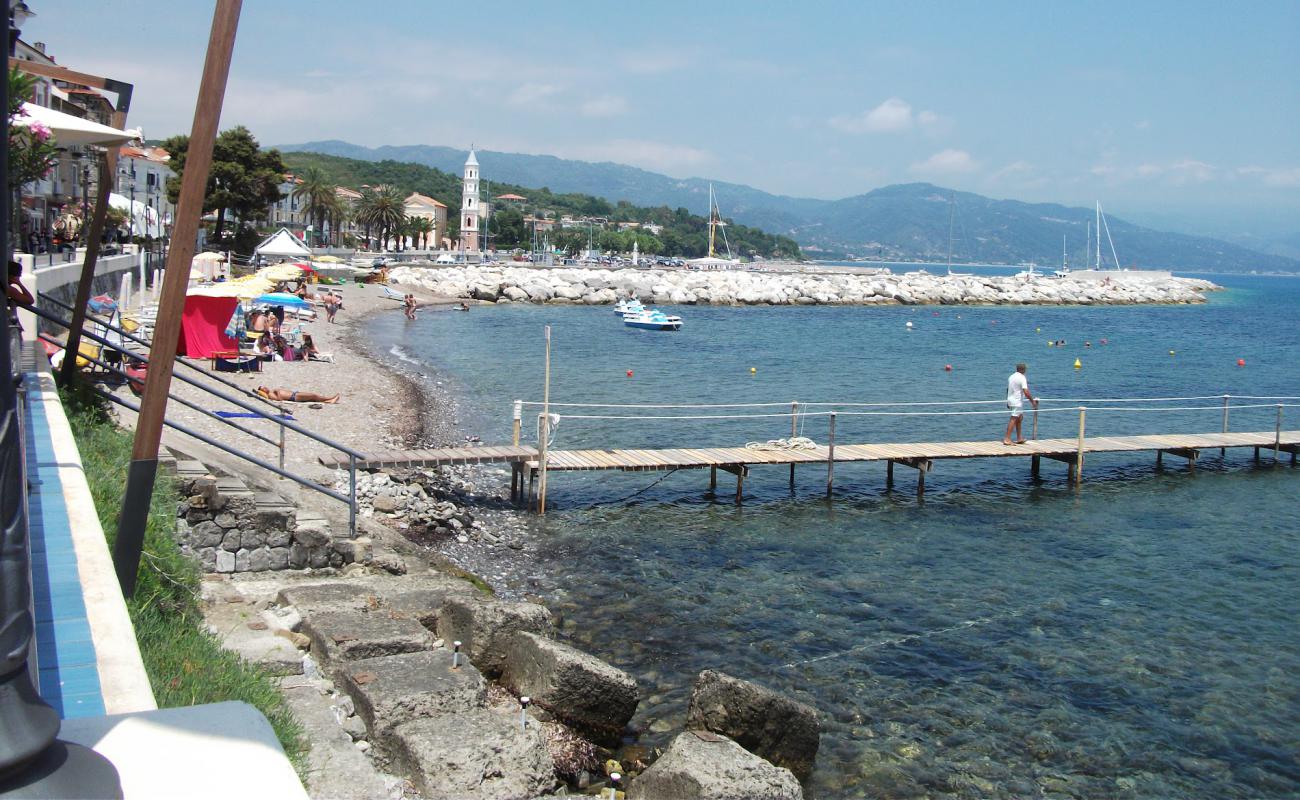 Spiaggia di Scario'in fotoğrafı gri çakıl taşı yüzey ile