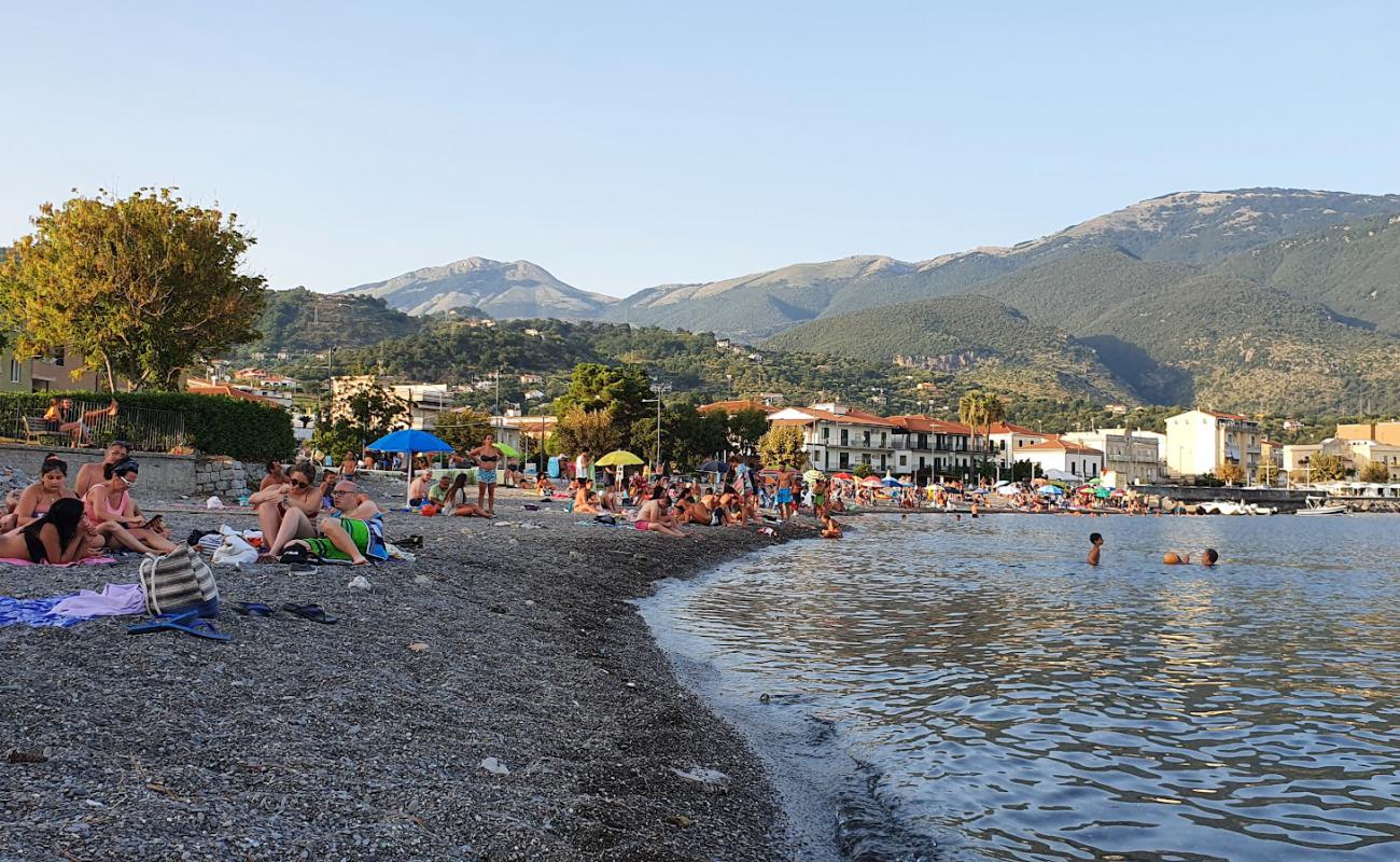 Sapri beach II'in fotoğrafı kahverengi çakıl yüzey ile