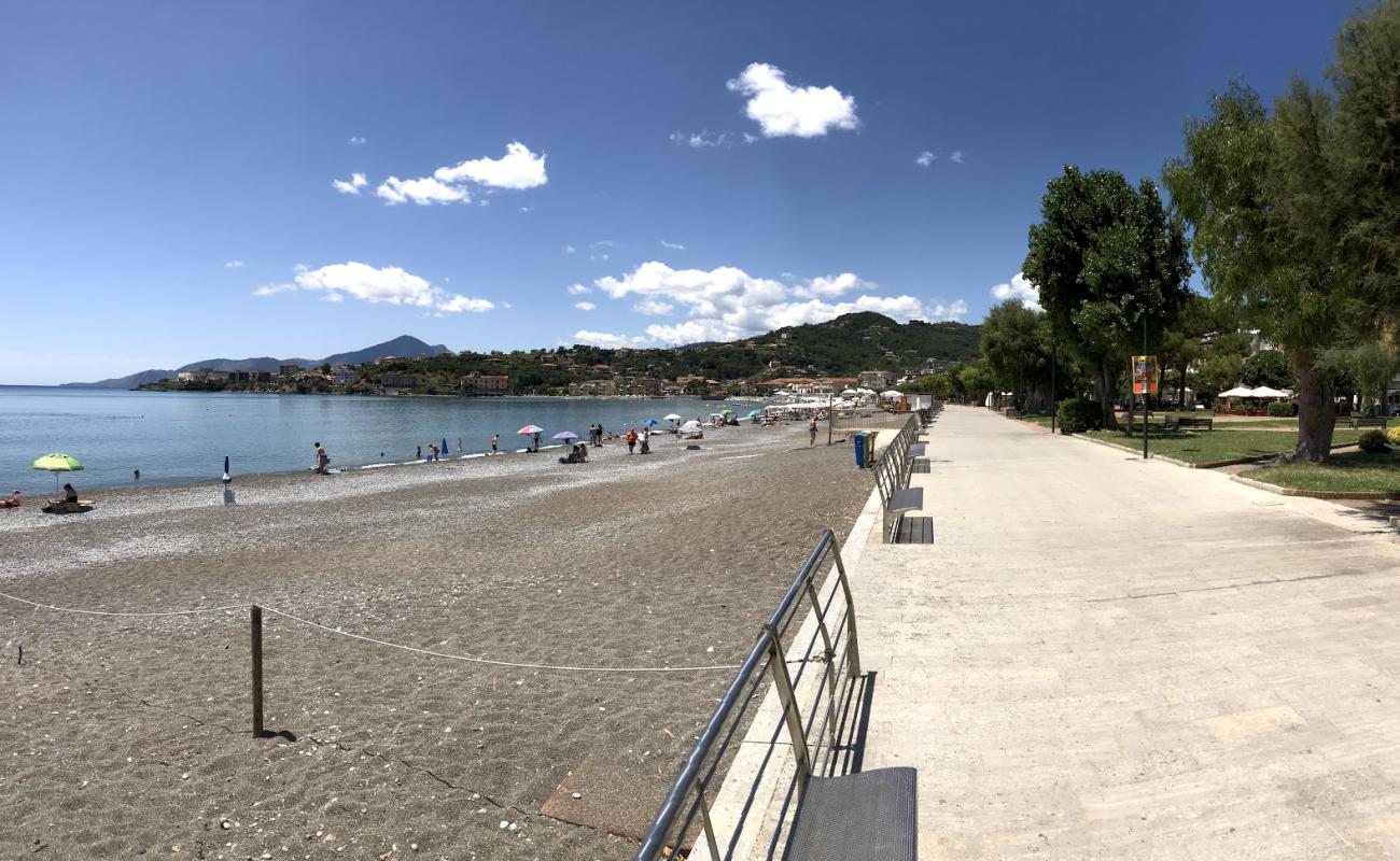 Spiaggia di Sapri
'in fotoğrafı kahverengi çakıl yüzey ile