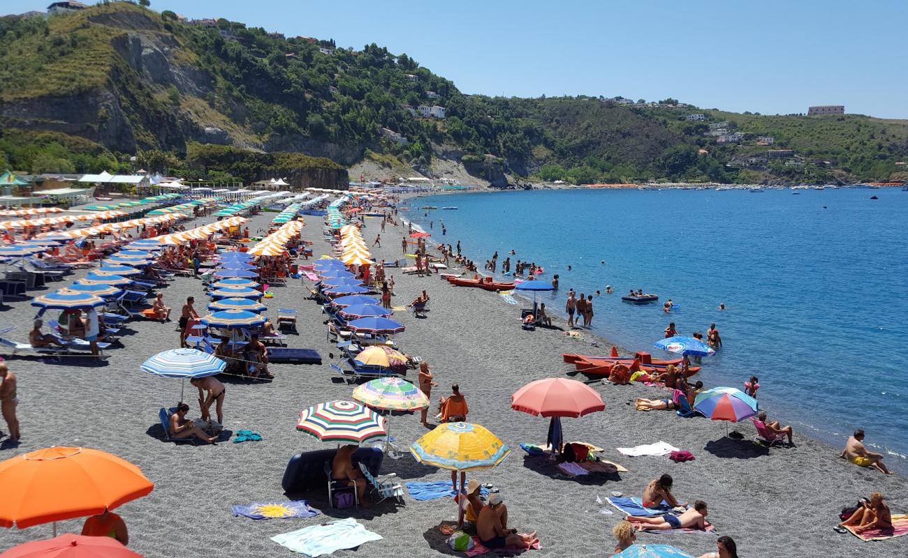 Spiaggia San Nicola Arcella'in fotoğrafı gri ince çakıl taş yüzey ile